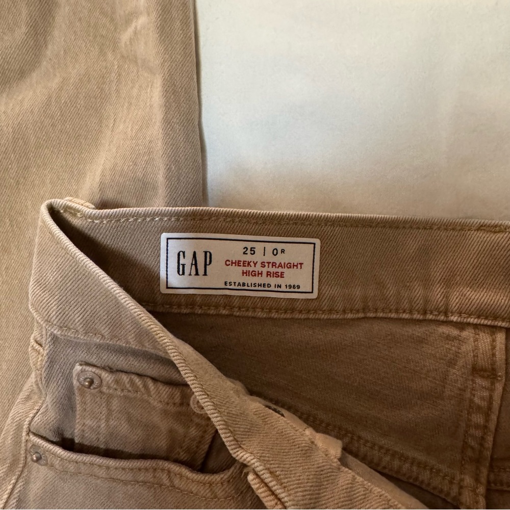 GAP Jeans - Picture 2 of 3